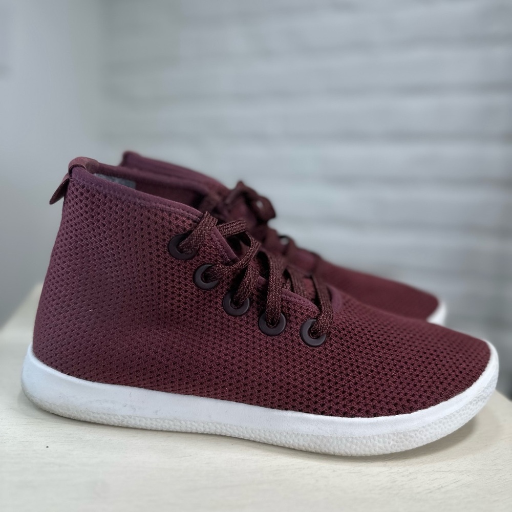 Women’s Allbirds Tree Toppers. Burgundy. Size 9.